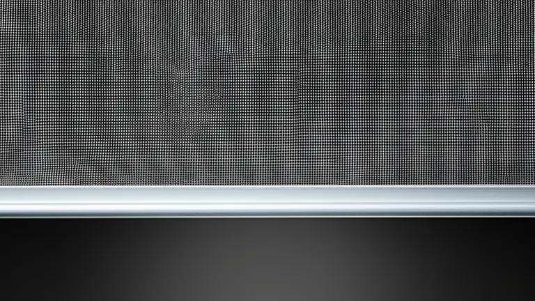 Fotografía macro de malla serigráfica de alta resolución con 160 hilos tensada en marco de aluminio, mostrando la precisión técnica del proceso